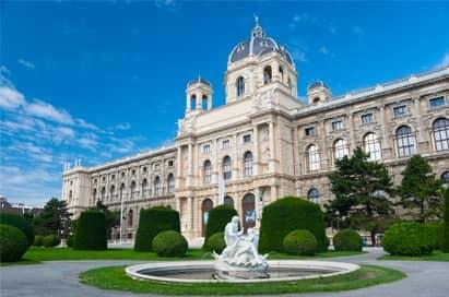 <p>The Naturhistorisches Museum</p>